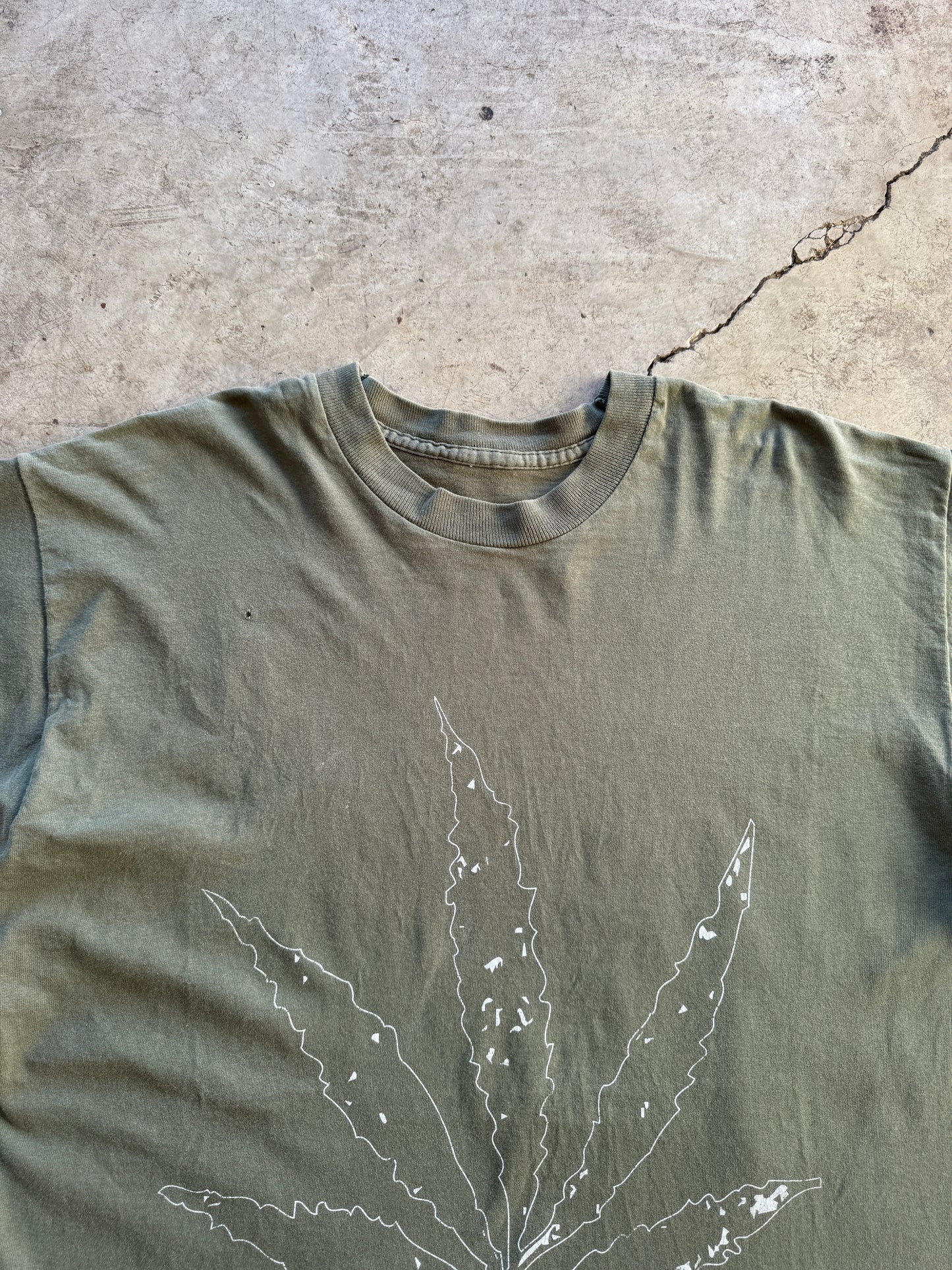 1990s Weed Plant Graphic T-Shirt