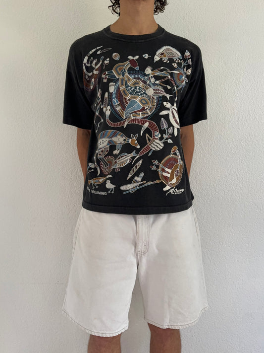 1990s Hunter Dreaming Nature Graphic T-Shirt