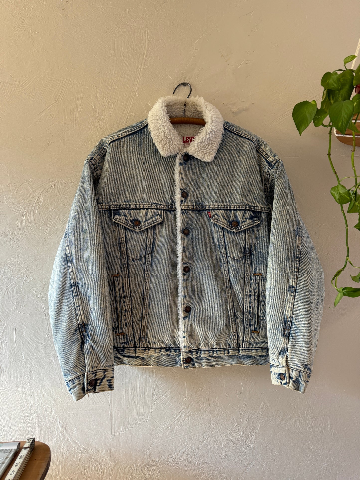 1980s Levis Light Wash Denim Trucker Sherpa Jacket