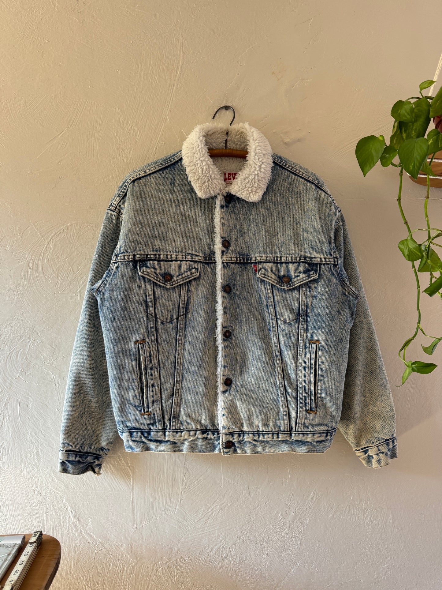 1980s Levis Light Wash Denim Trucker Sherpa Jacket