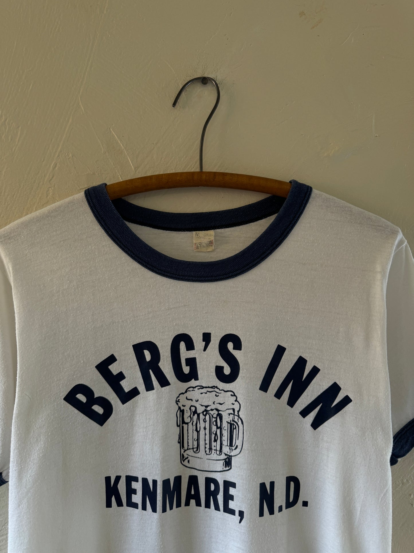 1990s Berg’s Inn Beer Ringer T-Shirt