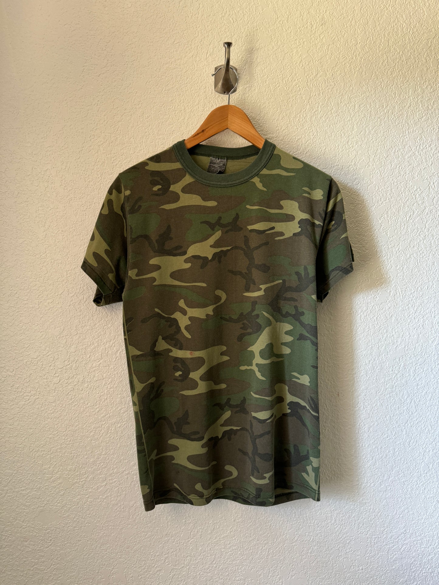 1990/80s Camouflage Military T-Shirt