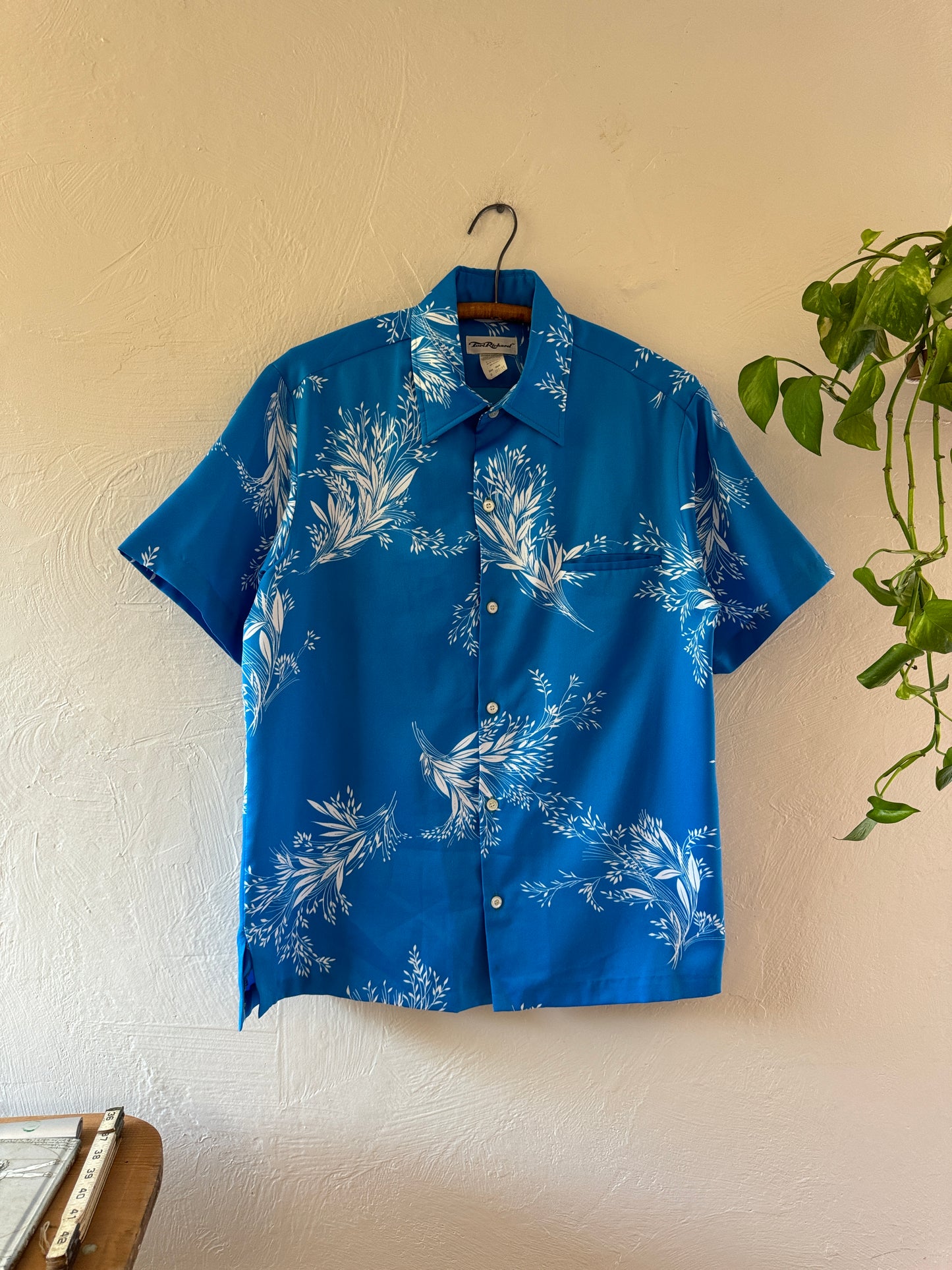 Vintage Hawaiian Button Up Shirt