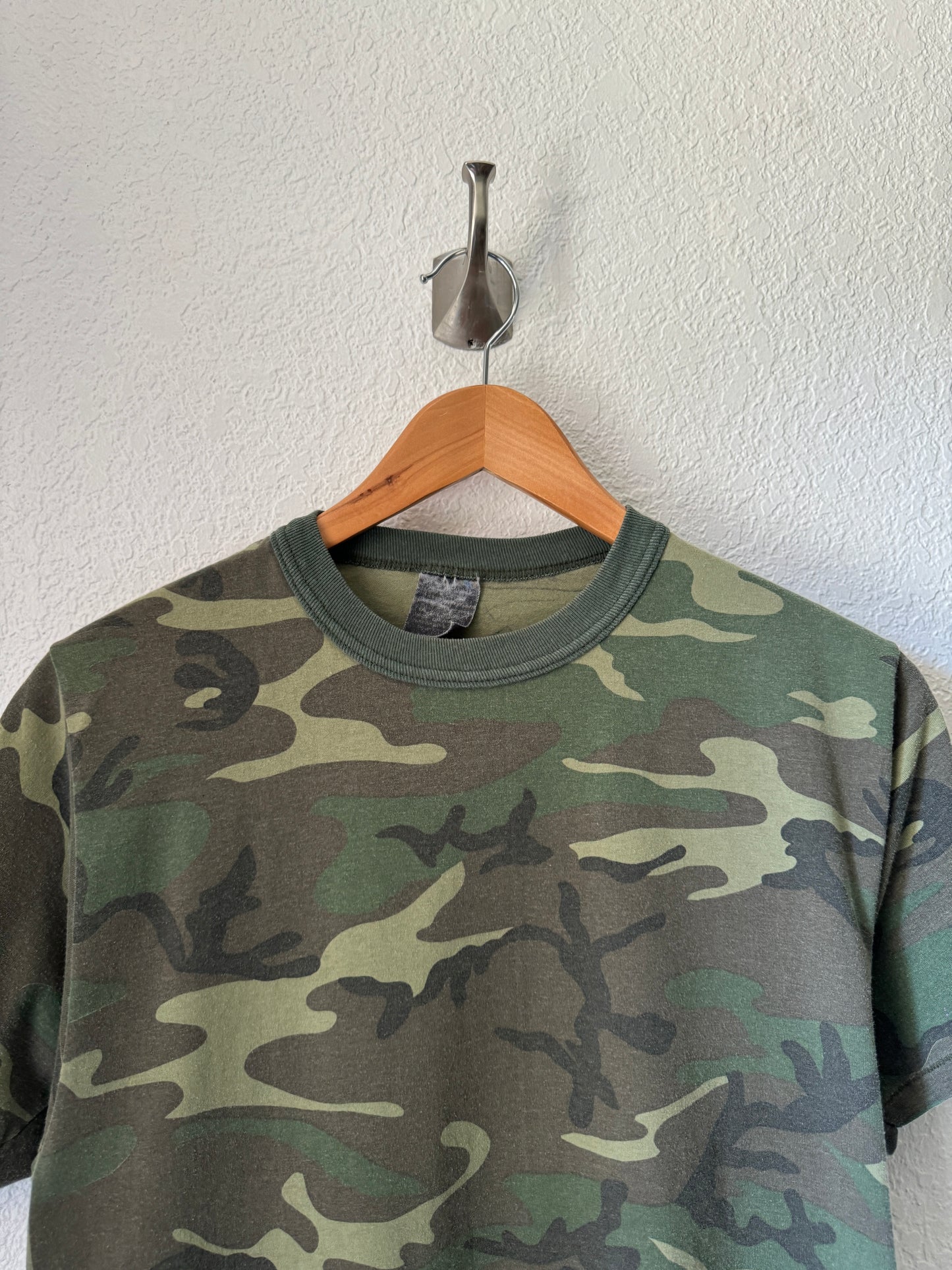 1990/80s Camouflage Military T-Shirt