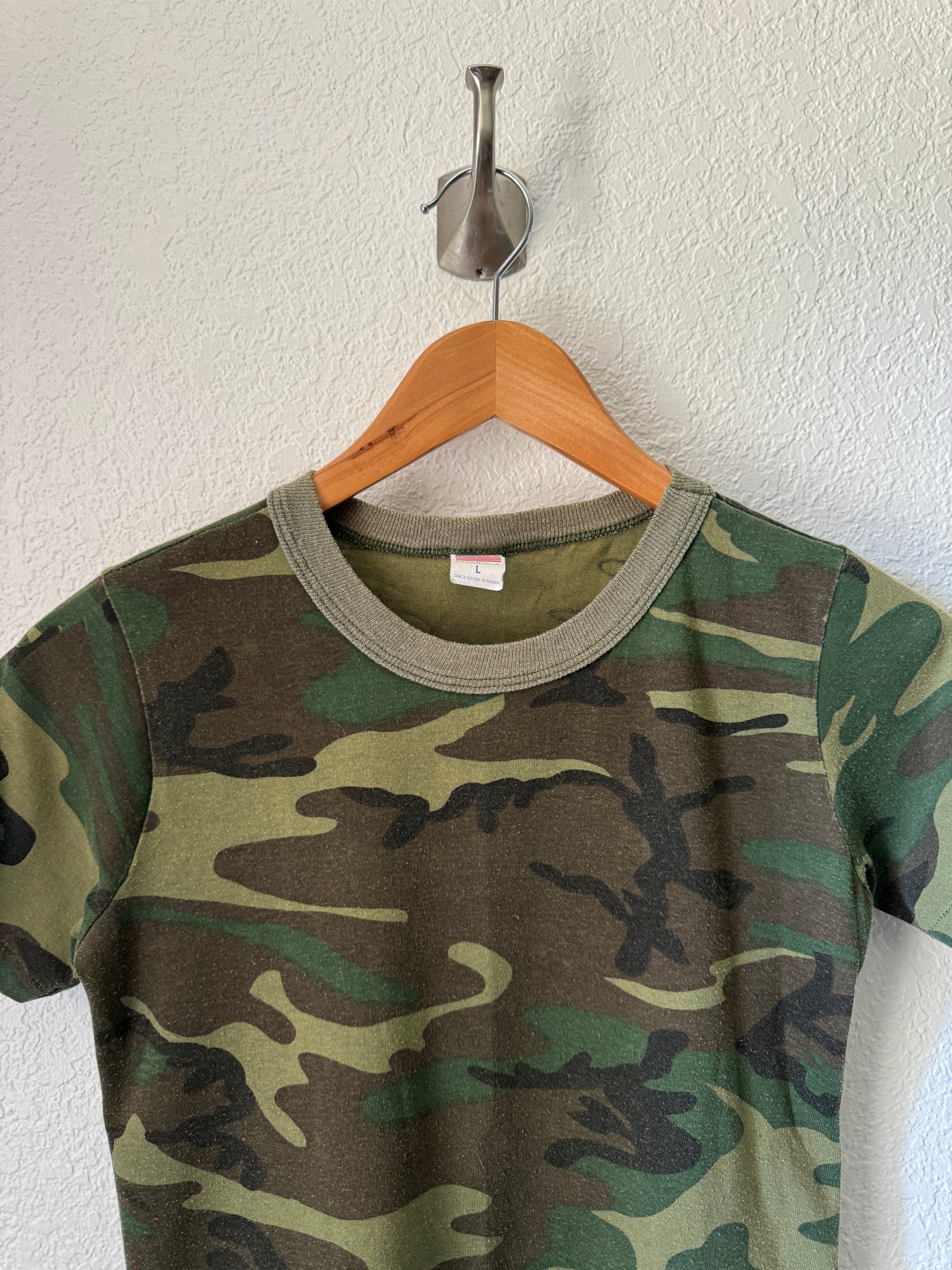 1990/80s Camouflage Military T-Shirt