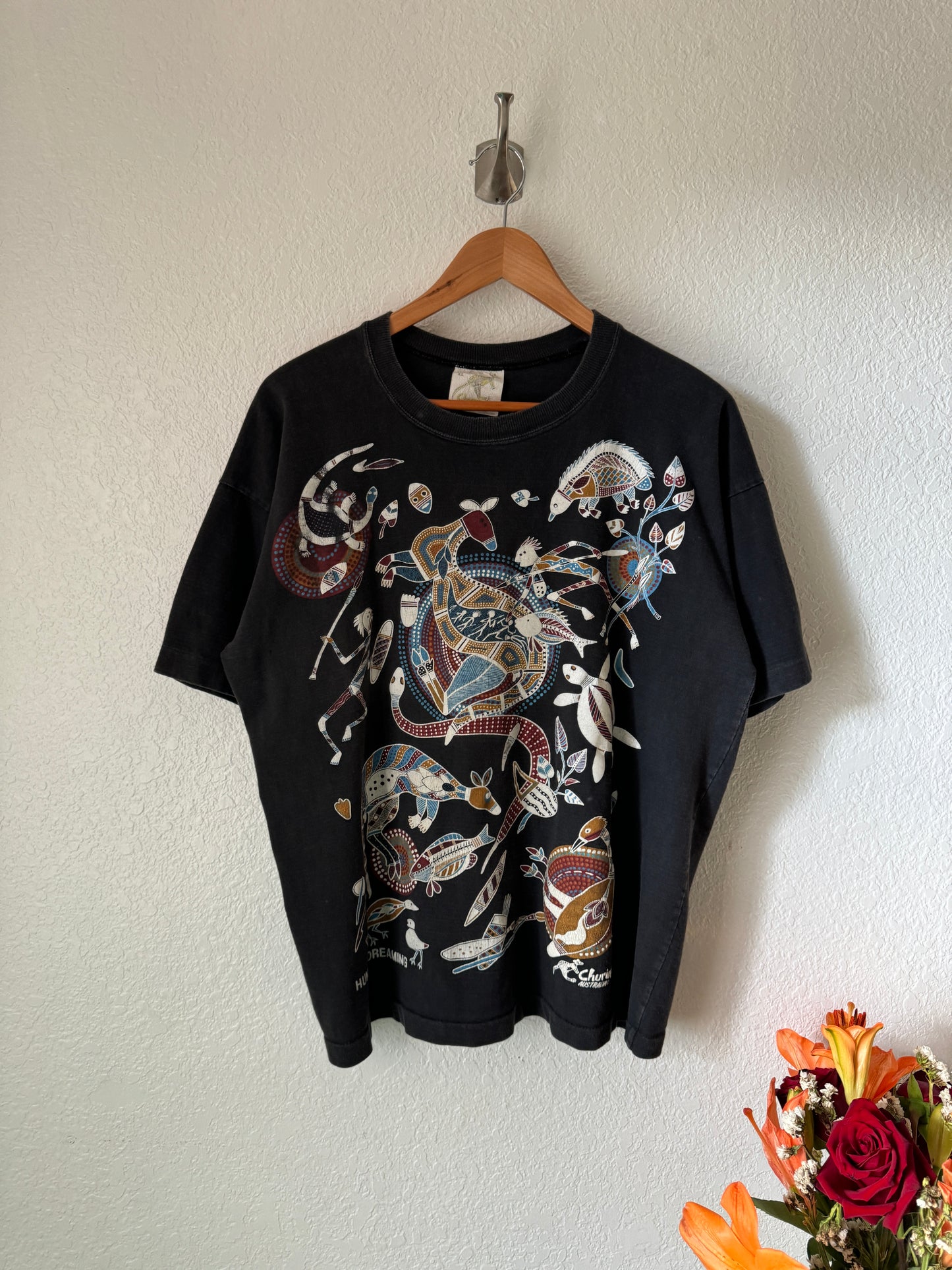 1990s Hunter Dreaming Nature Graphic T-Shirt