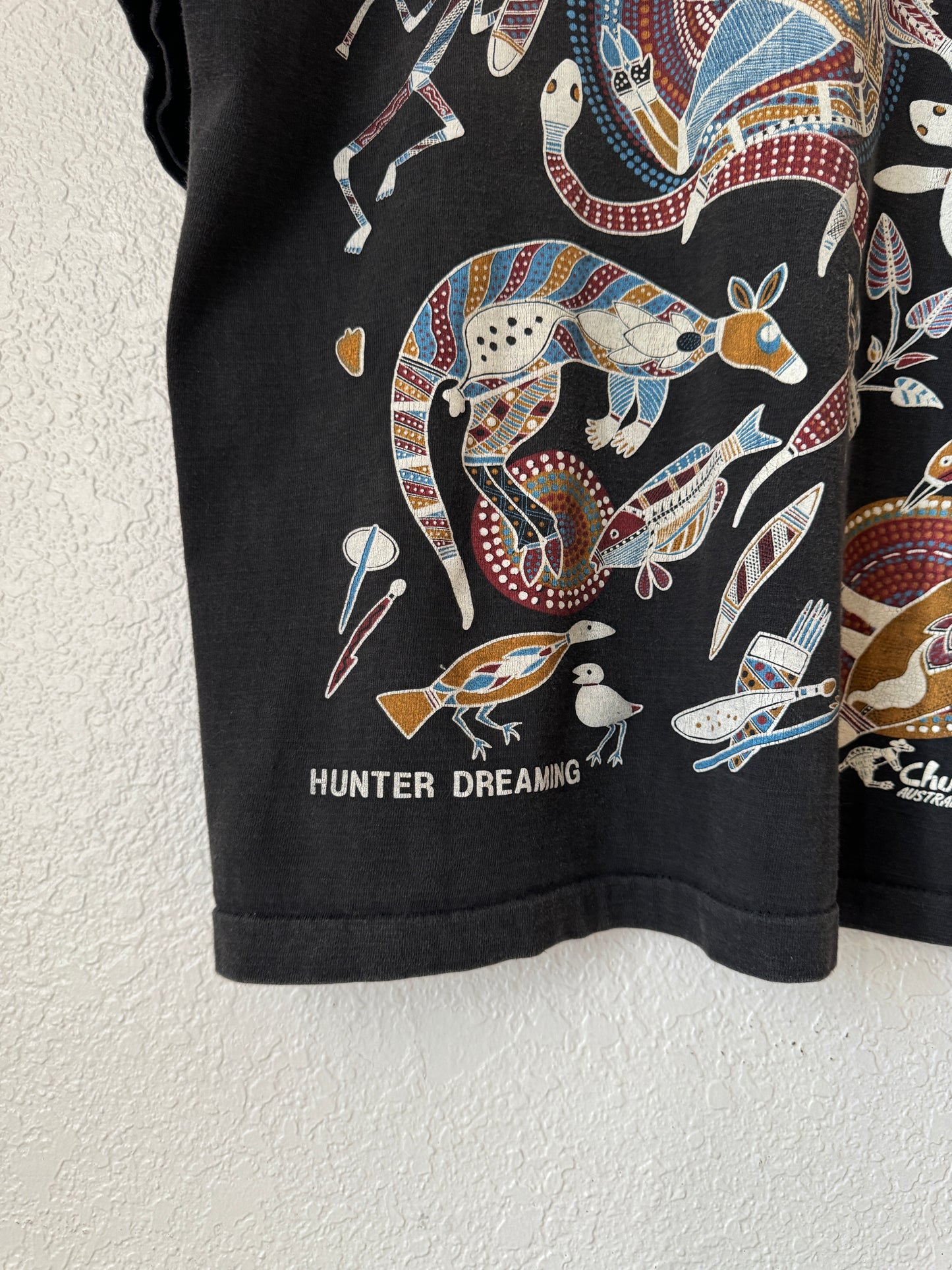 1990s Hunter Dreaming Nature Graphic T-Shirt