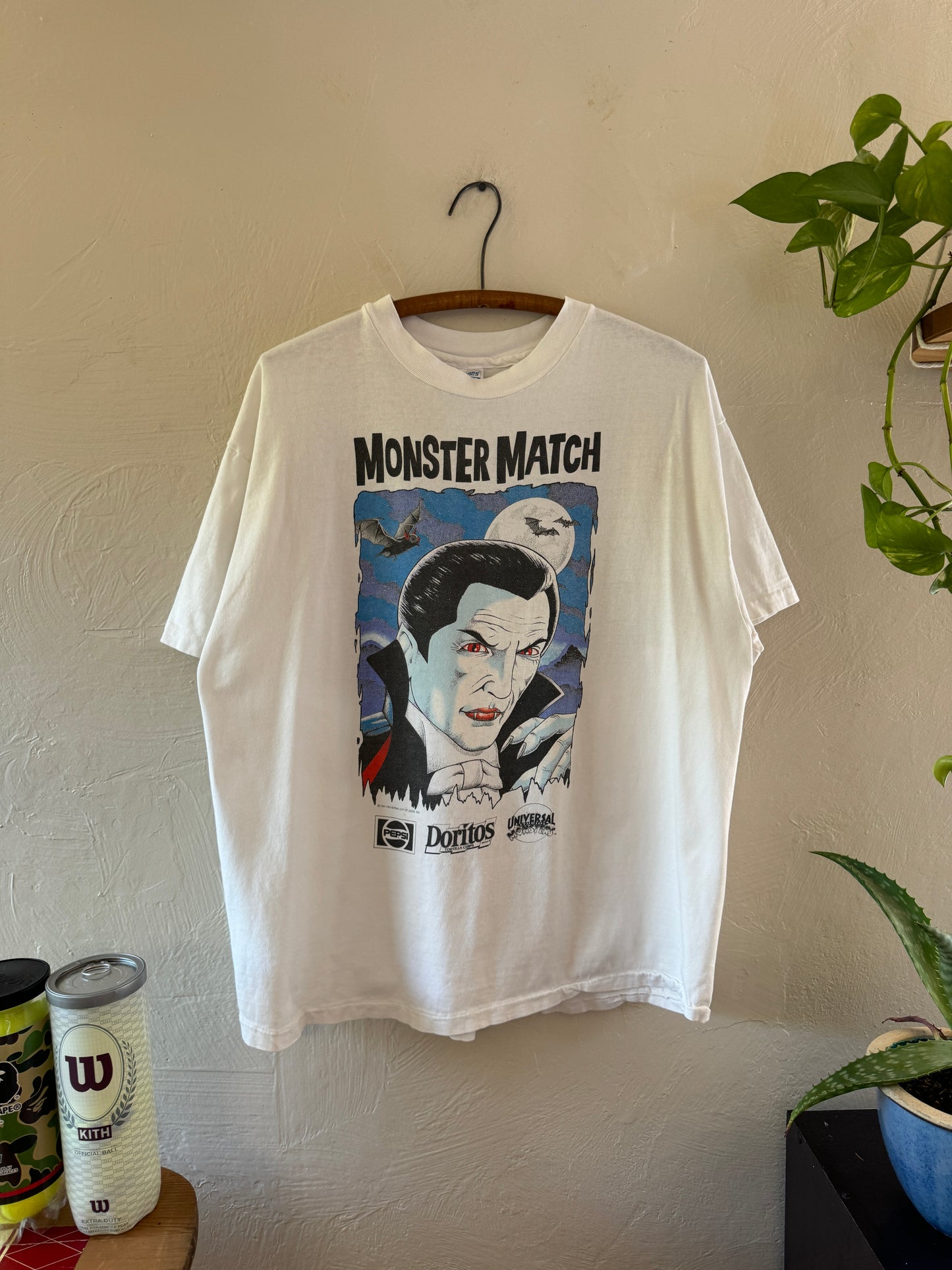 1990s Universal Studios Monster Match Dracula T-Shirt